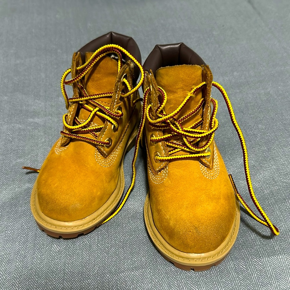 Kids Timberland Size 7 use - like new